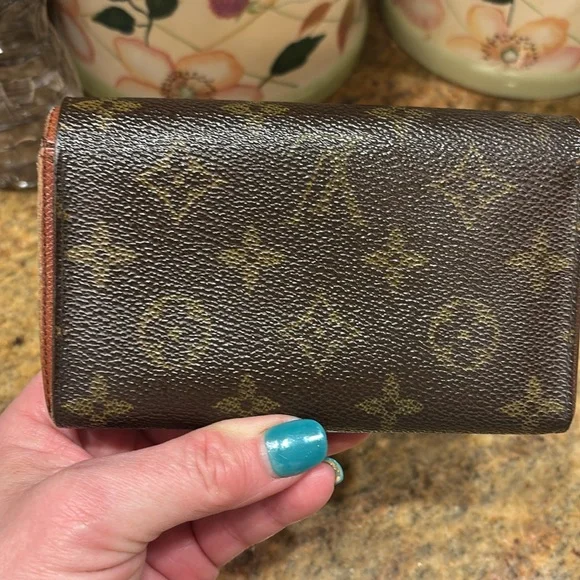 Louis Vuitton Portefeuille Tresol Monogram Wallet - Picture 3 of 12